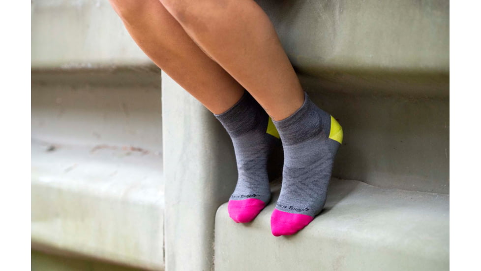 Darn Tough Run Quarter Ultra-Lightweight Running Sock - Womens, Gray, Medium, 1044-GRAY-M-DARN