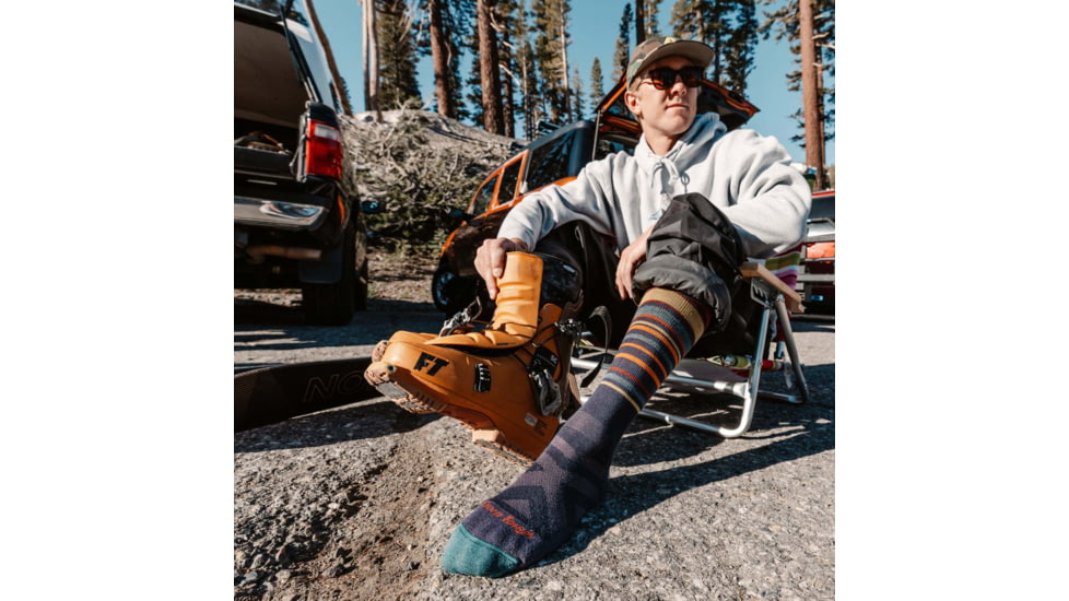 Darn Tough Snowpack OTC Midweight w/ Cushion Socks - Mens, Blackberry, Large, 8017-BLACKBERRY-L-DARN