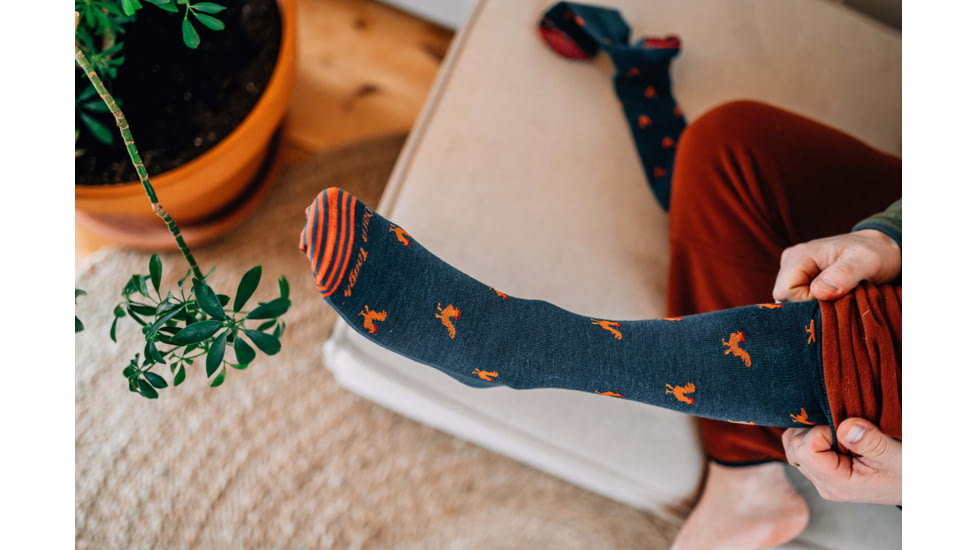 Darn Tough Strut Crew Lightweight Sock - Mens, Dark Teal, Medium, 6060-DARK-TEAL-M-DARN