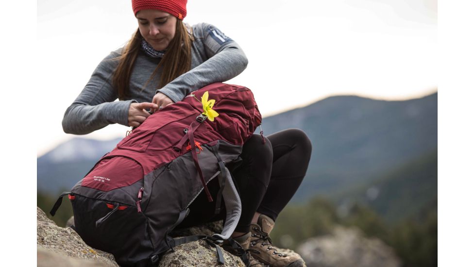 Deuter Aircontact Lite Womens Backpack 45 + 10 SL, Maroon/Graphite, 334021854230