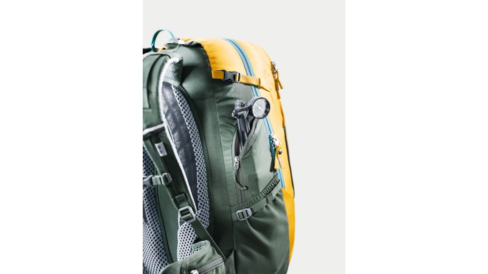 Deuter Trans Alpine 30 Hydration Packs, Curry/Ivy, 320522092030