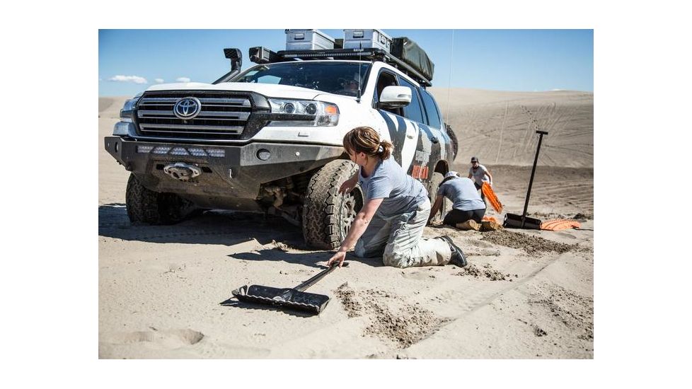 DMOS Stealth Avalanche Shovel, Fire Red, 18SU-STLT-BKFR