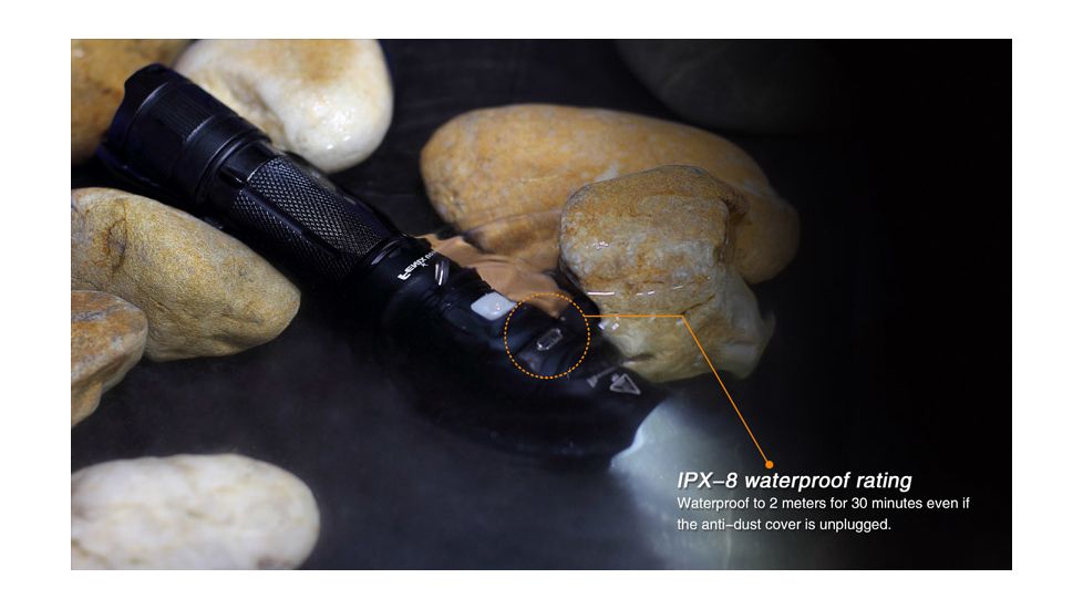 Fenix UC35 High Power Rechargeable Flashlight,960 Lumens,Black UC35L2BK