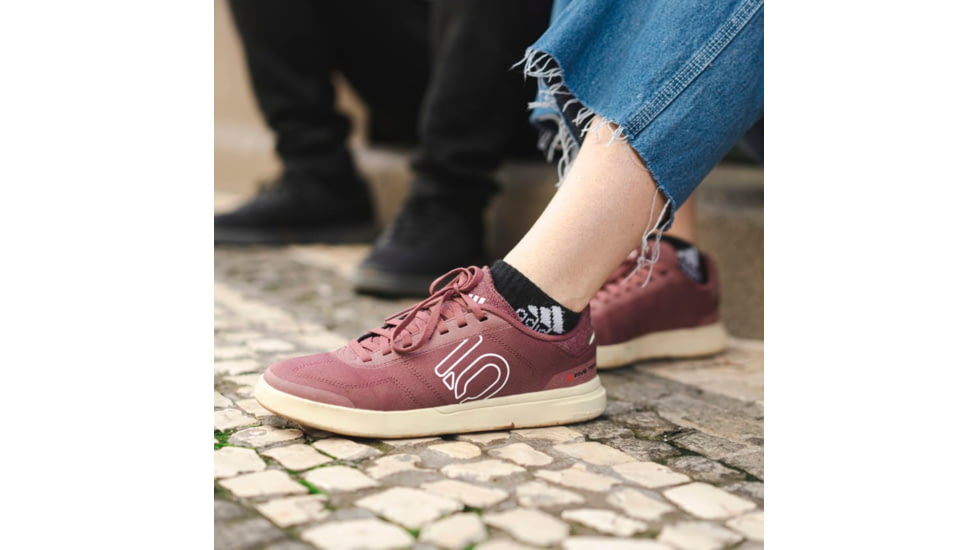 Five Ten Sleuth DLX Canvas Shoes - Womens, Quiet Crimson/Ftwr White/Sandy Beige, 9, GZ9867-9