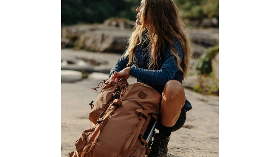 Fjallraven Kajka Side Pocket, Khaki Dust, One Size, F23543-228-One Size