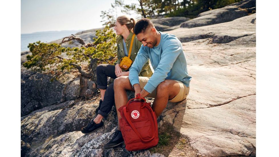 Fjallraven Kanken Hip Pack, Ochre, One Size, F23796-160-One Size