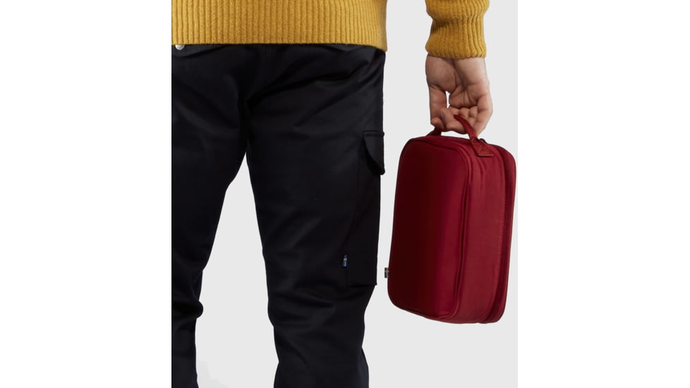 Fjallraven Kanken Mini Cooler, True Red, One Size, F23782-334-OS