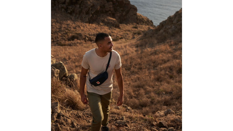 Fjallraven Ulvo Hip Pack Medium, Dark Grey, One Size, F23165-030-One Size