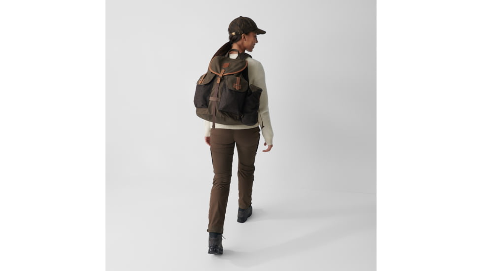 Fjallraven Varmland Rucksack, Dark Olive-Brown, One Size, F23341-633-290-One Size