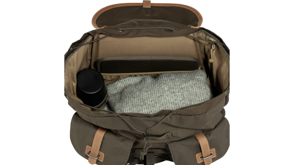 Fjallraven Varmland Rucksack, Dark Olive-Brown, One Size, F23341-633-290-One Size