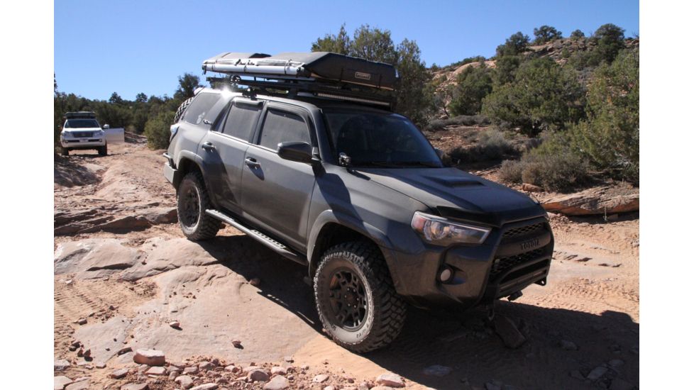 Freespirit Recreation Adventure Series Automatic Hard-Top 49in Roof Top Tent, Grey Body/Blk Fly/Blk Top/Silver Trim, RTAH49307