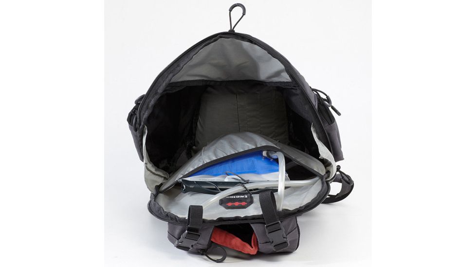 Geigerrig Rig Mom Hydration System, 70 oz., Black/White Print G4MOMPRINT