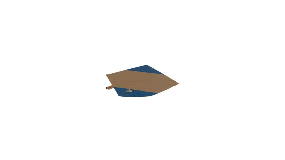Grand Trunk Parasheet Beach &amp; Picnic Blanket -Berry Bronzed