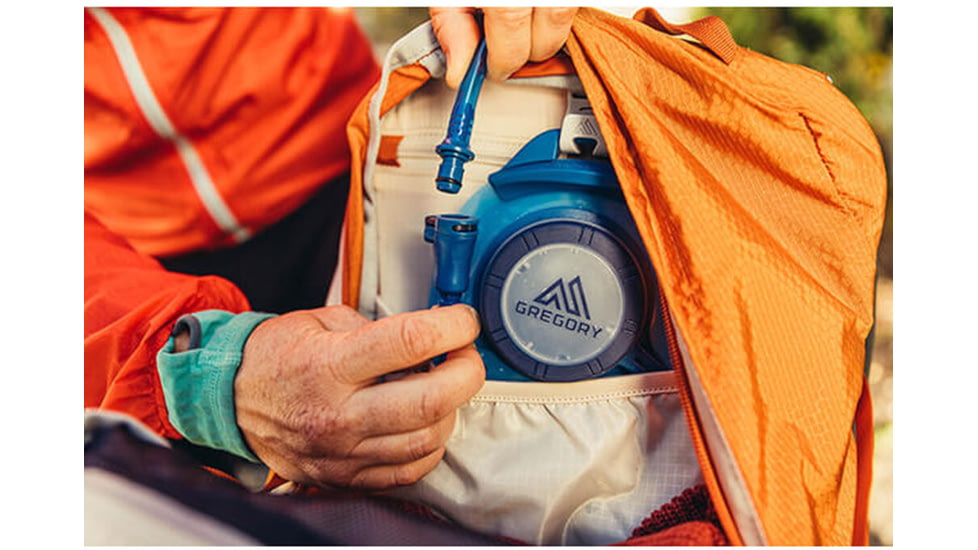 Gregory 3D QuickDry Hydro Reservoir, 2 Liters, Optic Blue, One Size, 145286-5583