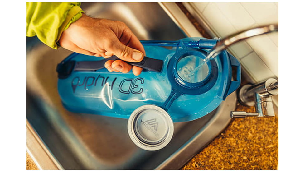 Gregory 3D QuickDry Hydro Reservoir, 2 Liters, Optic Blue, One Size, 145286-5583