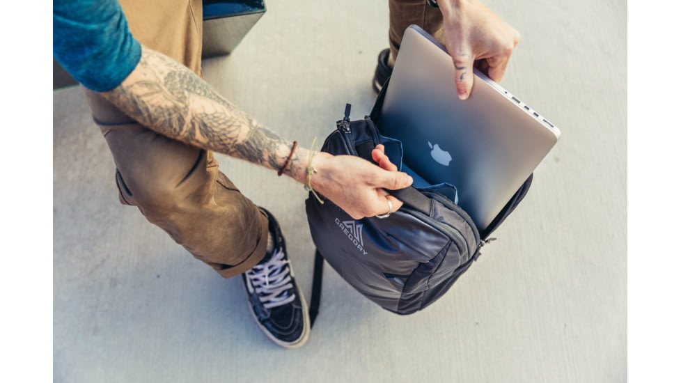 Gregory Border 25 L Pack, Coyote Brown, One Size, 104089-4869