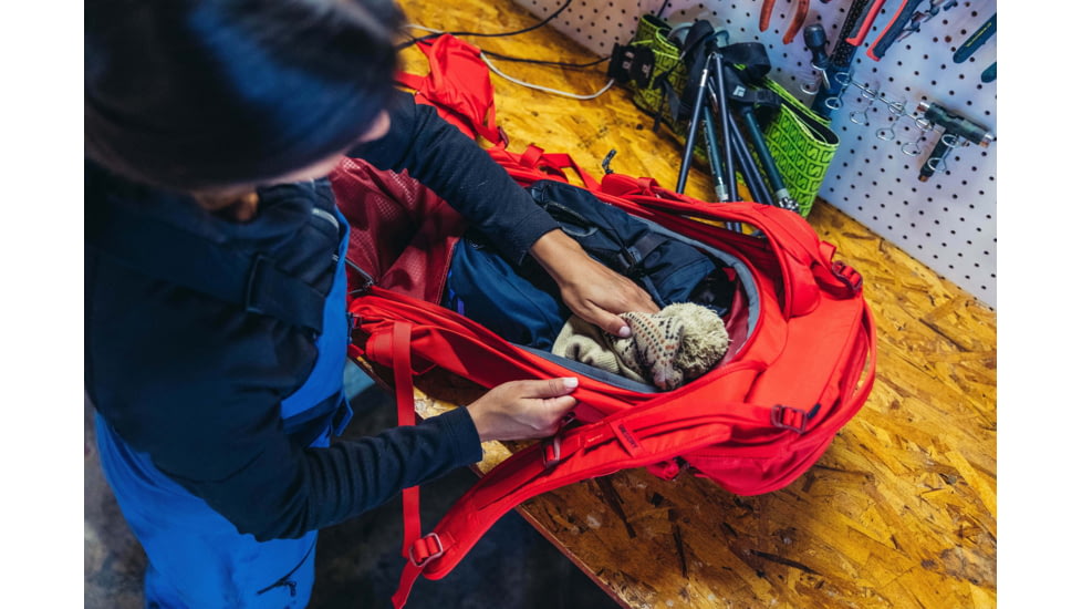 Gregory Targhee 32L Snow Pack, Lava Red, Small, 121128-4222