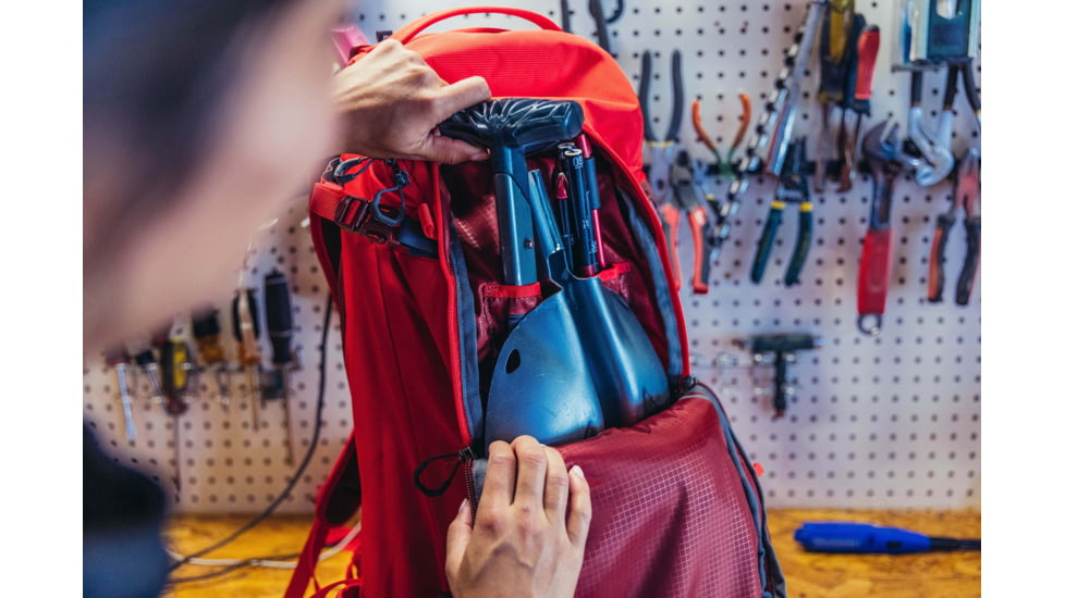 Gregory Targhee 32L Snow Pack, Lava Red, Small, 121128-4222