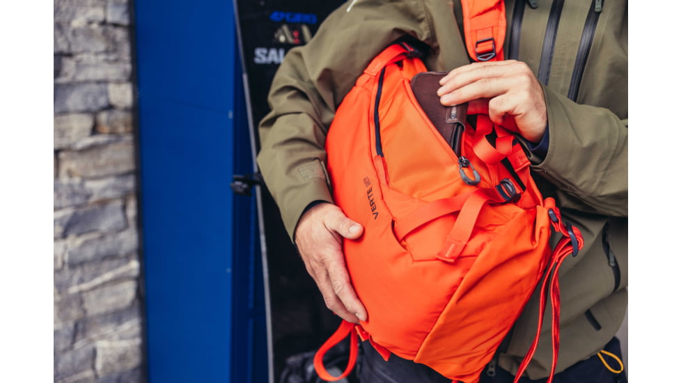 Gregory Verte 18L Snow Pack, Apres Orange, Small/Medium, 147907-A388