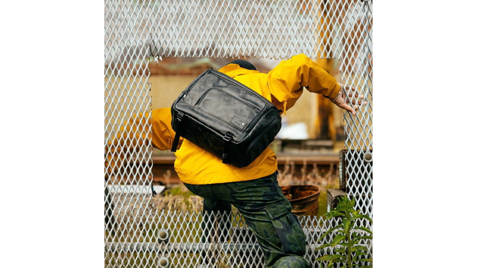 Hex Ranger Dslr Xl Sling, Blackout Camo, HX2847-BKCM