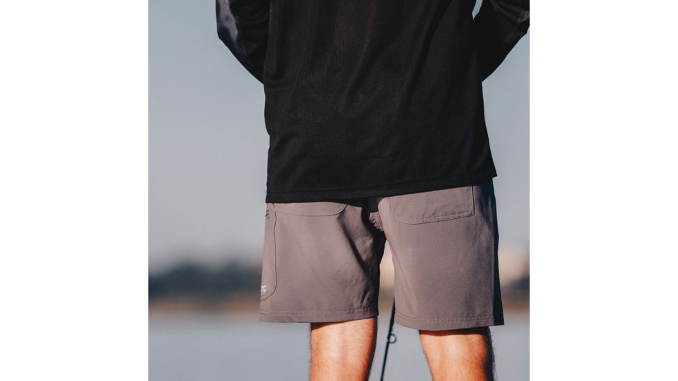 HUK Performance Fishing Men's Next Level 7in Inseam Short, Charcoal Gray, Small, H2000040-010-S