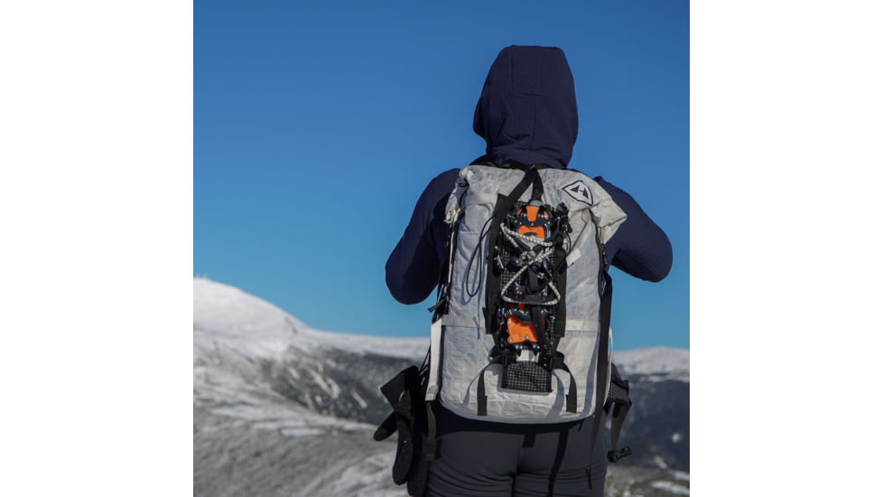 Hyperlite Mountain Gear 2400 Ice Pack, White, White, Small, 3-10440-1