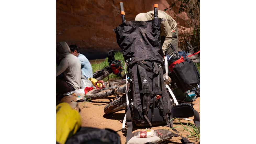 Hyperlite Mountain Gear 3400 Porter Pack, Black, Medium, 3-20355-2