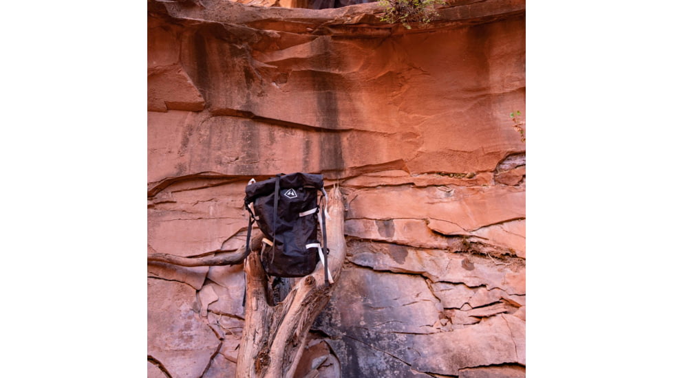 Hyperlite Mountain Gear 3400 Porter Pack, Black, Medium, 3-20355-2