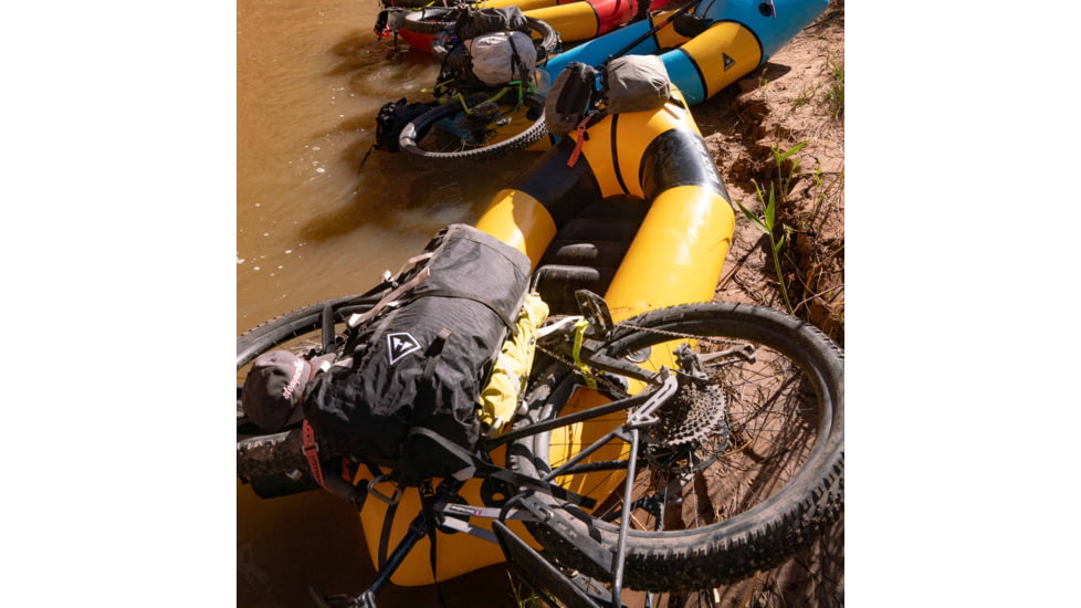 Hyperlite Mountain Gear 3400 Porter Pack, Black, Medium, 3-20355-2