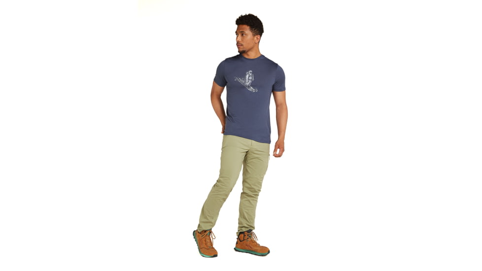 Icebreaker Men Merino 150 Tech Lite SS Tee Skiing Yeti, Graphite, M, IB0A572Y884M