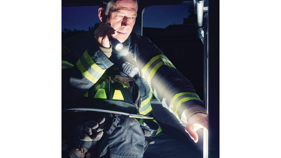 INova T4R Tactical/Police LED Light, T4RE-01-R8