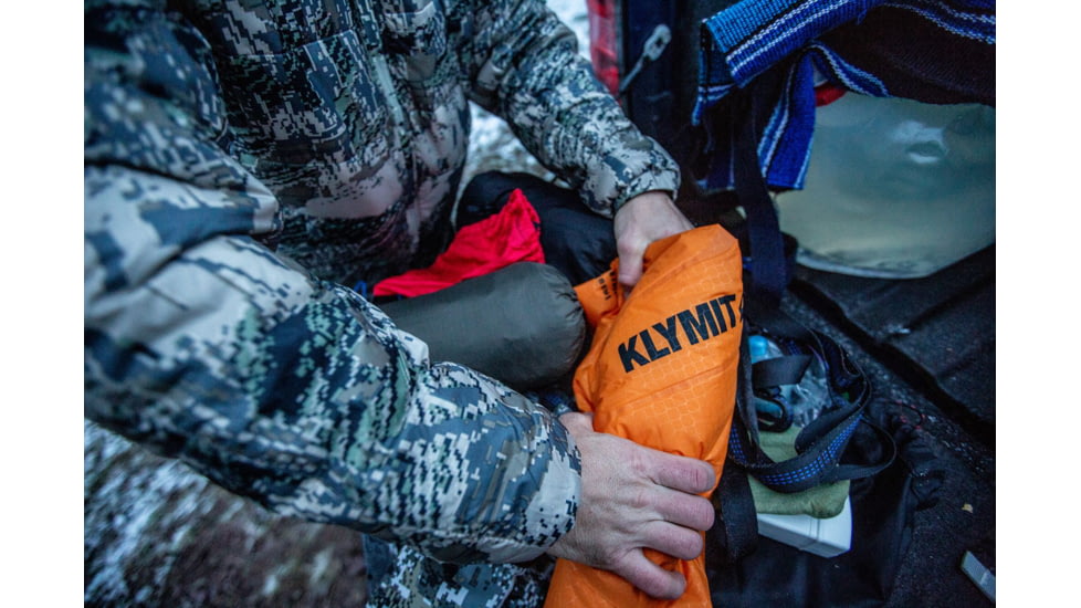 Klymit Insulated Static V Ultralite Sleeping Pad, Orange, Regular, 06IUOR02C