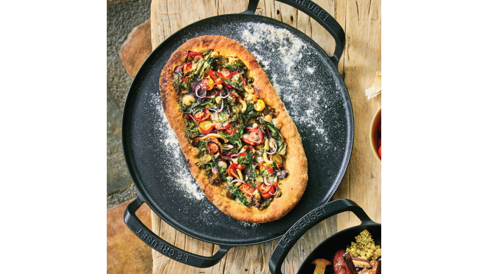 Le Creuset Alpine Outdoor Collection - Pizza Pan, Matte Black, 15in, 20272035000001