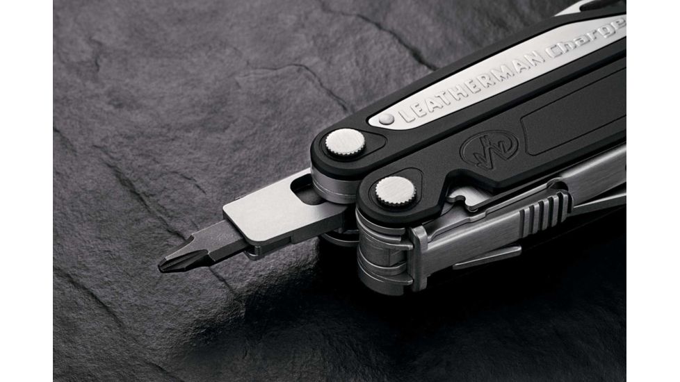 Leatherman Crunch Heavy Duty 15-in-1 MultiTool, Stainless, Black Molle Leather Sheath 831539