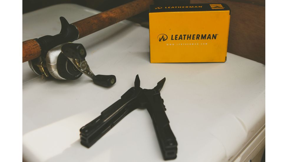 Leatherman OHT Multi-tool - Black w/ Molle Black Sheath 831540