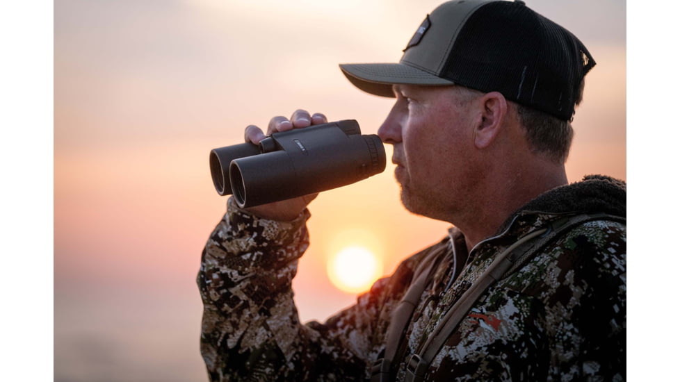 Leica Geovid R 10x42mm Rangefinder Binocular, LED, Black, 40812