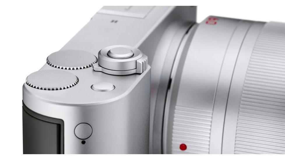 Leica TL2 24 Mega Pixel Digital Camera, WiFi, HDMI, USB 3.0, MP4, Silver, 3.7 in, 18188