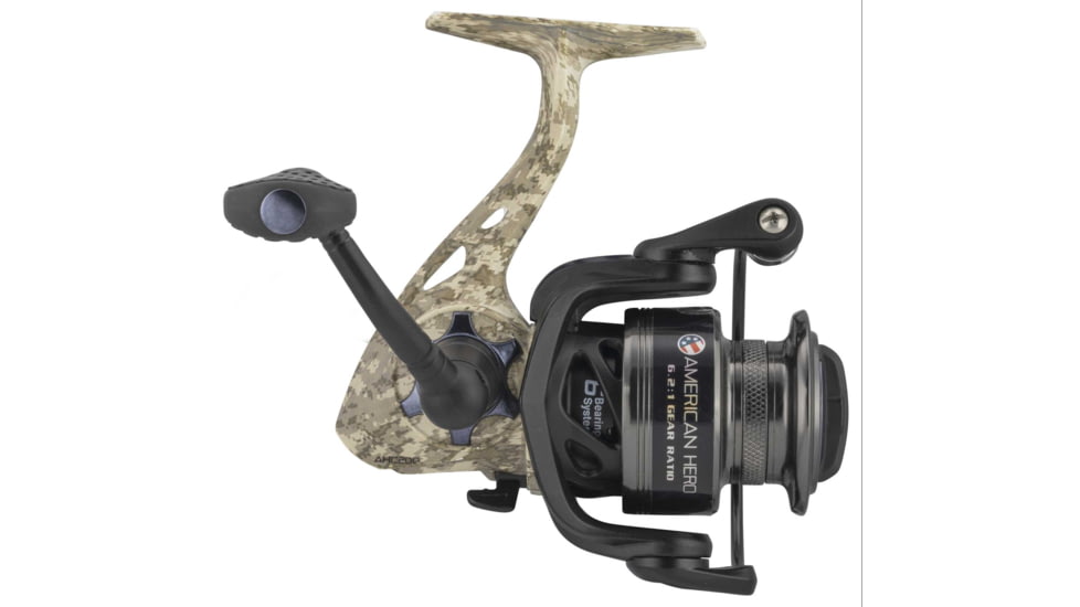 Lew’s American Hero Camo Spinning Reel, SZ 200 Reel, 5+1 Bearings, 6.2-1 Ratio, 1-PC Graphite Frame, Oiled Felt Multi-Disc Drag, Interchangeable Retrieve, Camo/Black, AHC200G2
