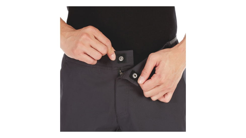 Mammut Alnasca Shorts - Mens, 28 in Waist, Black, 1023-00040-0001-44-10