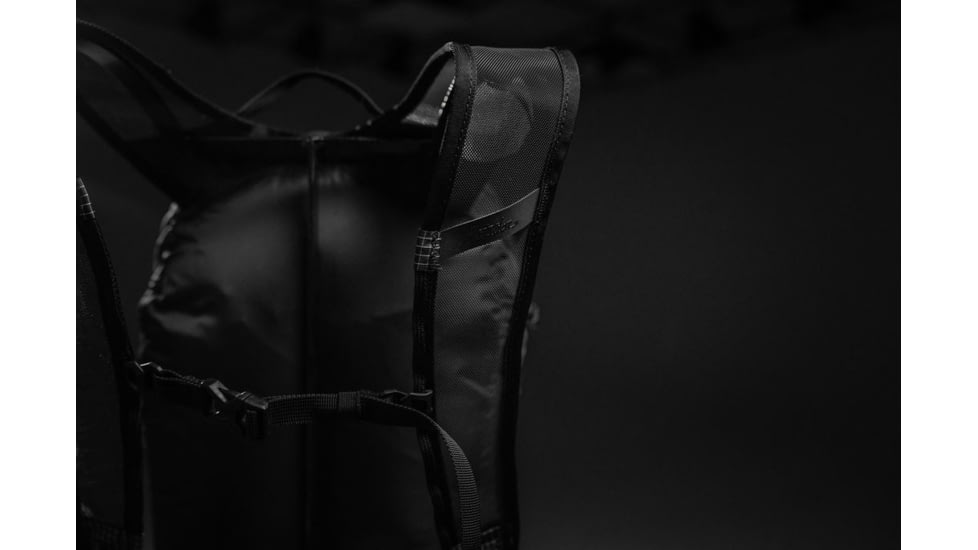 Matador Freefly 16 Packable Backpack, Charcoal/Black, MATFF163001BK