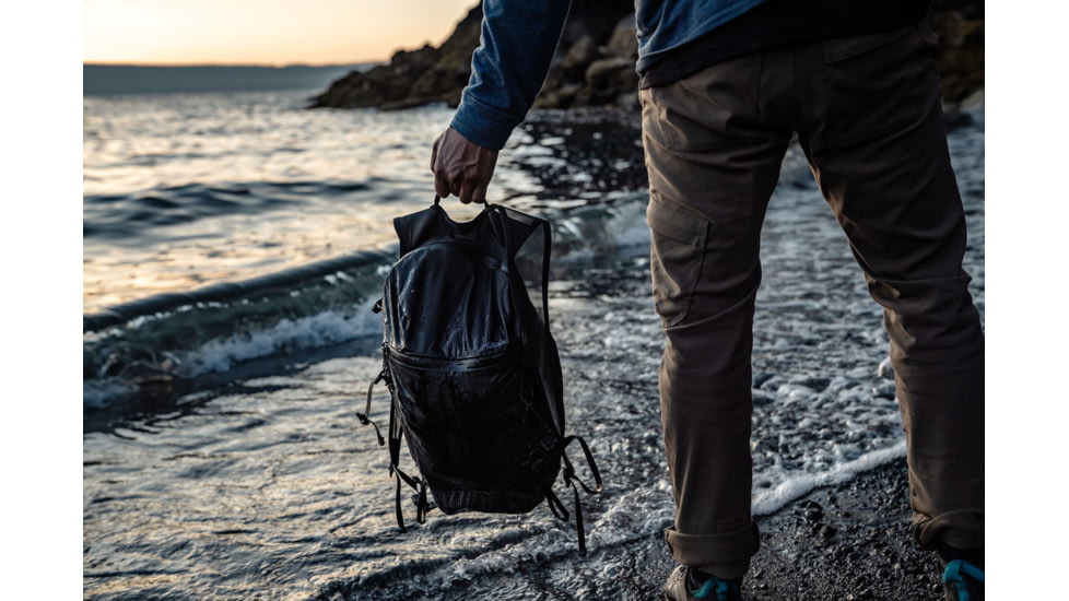 Matador Freefly 16 Packable Backpack, Charcoal/Black, MATFF163001BK