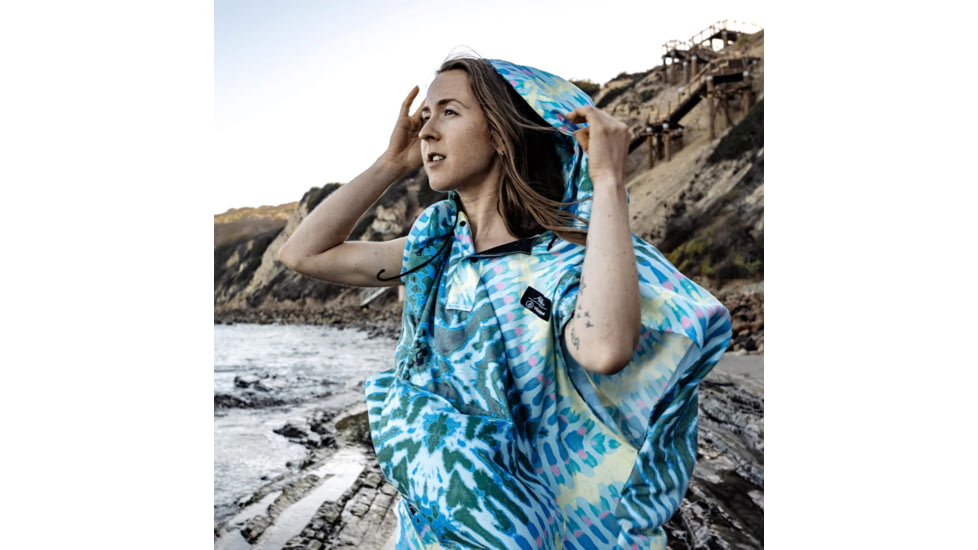 Matador Packable Towel Poncho, Tie-Dye, MVPO01S22