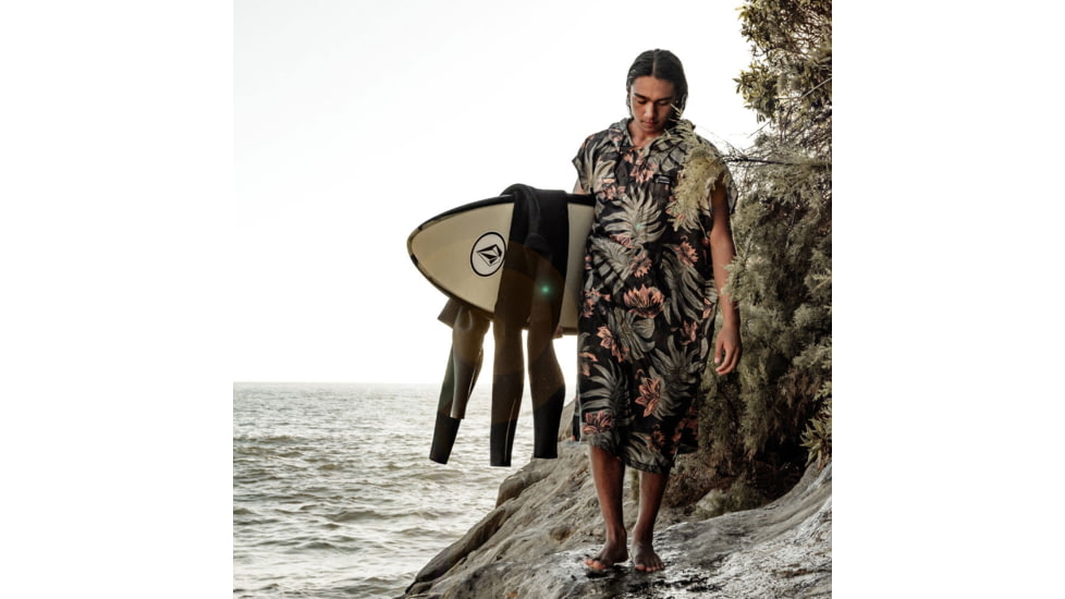 Matador Volcom Packable Towel Poncho, Marble Floral, One Size, MVPO01MF