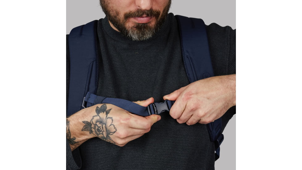 Moment 21L Everything Backpack, Navy, 106-217