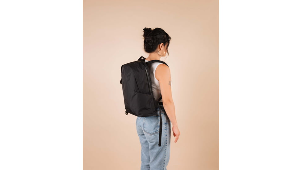Moment 17L Everything Day Pack, Black, 106-175