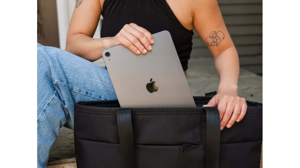 Moment 19L Everything Tech Tote, Black, 106-196