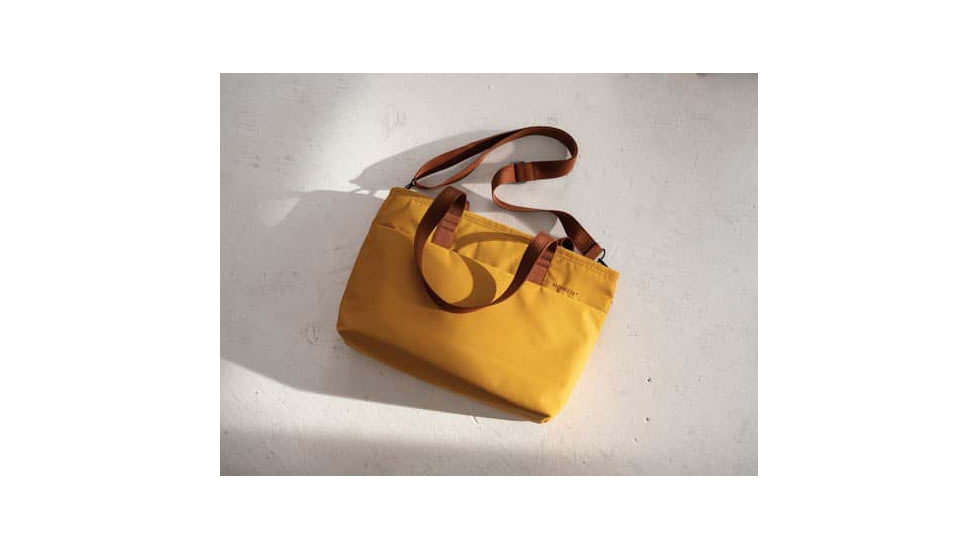 Moment 19L Everything Tech Tote, Workwear, 106-198