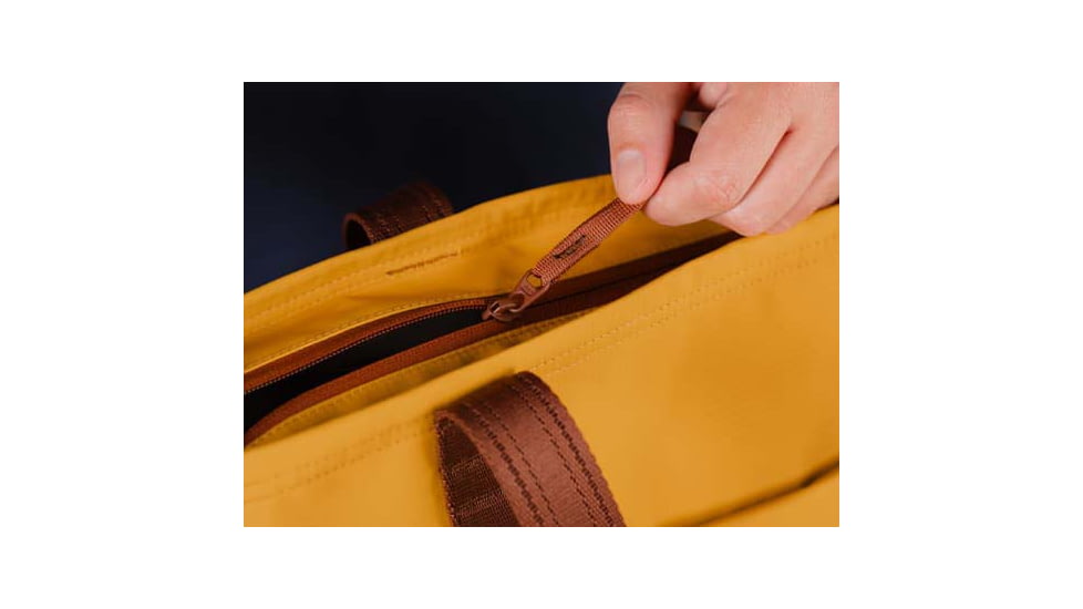 Moment 19L Everything Tech Tote, Workwear, 106-198