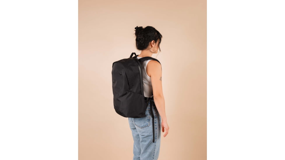 Moment 21L Everything Backpack, Black, 106-178