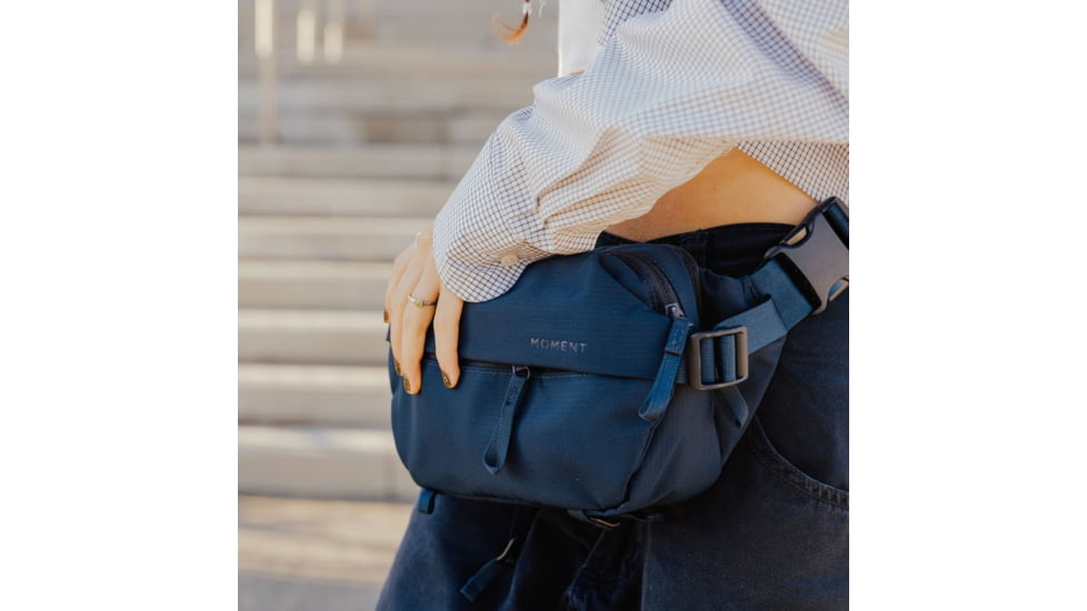 Moment 2L Everything Sling, Navy, 106-206
